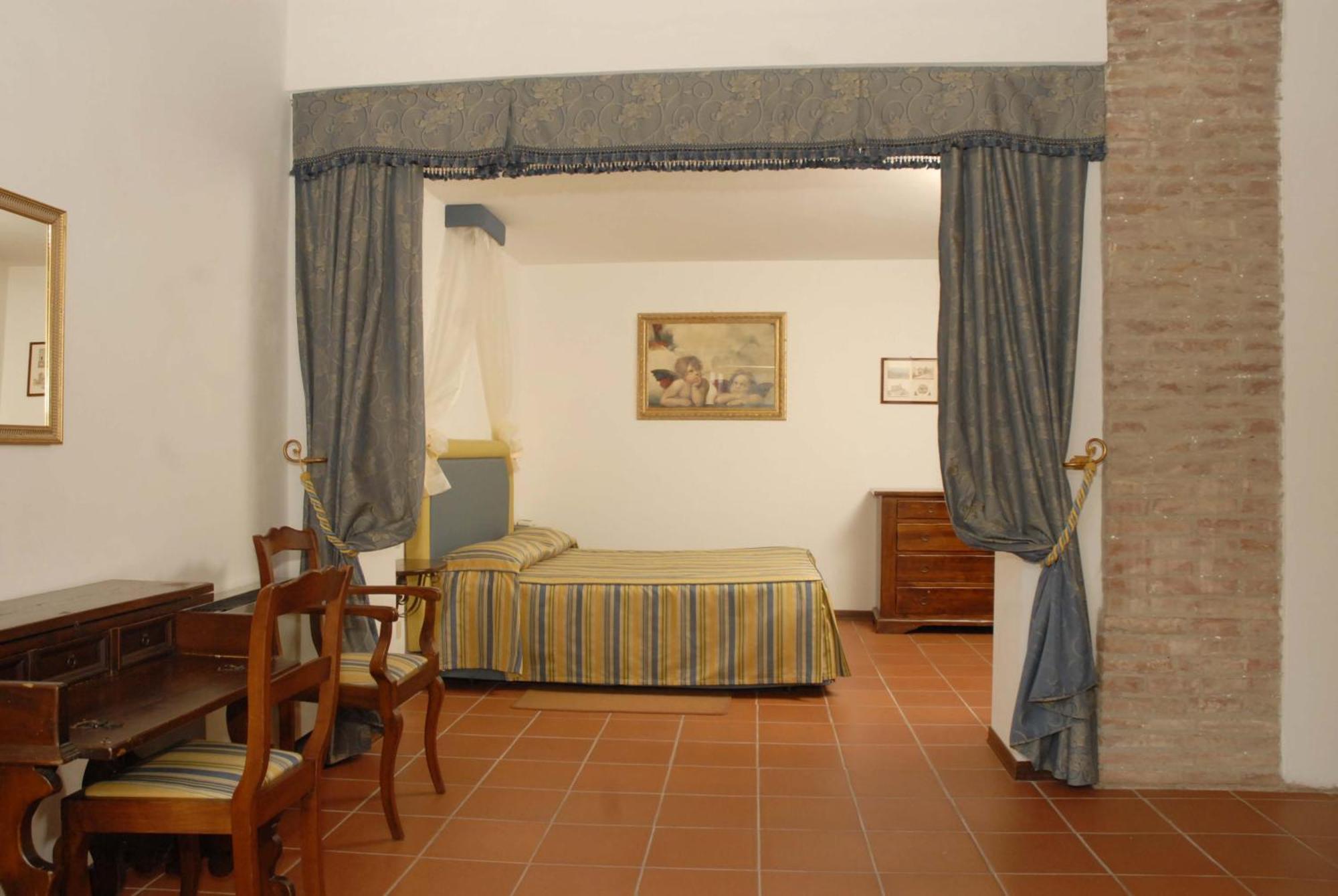בית הארחה סוביצ'ילה 	Relais Borgo Di Toiano חדר תמונה