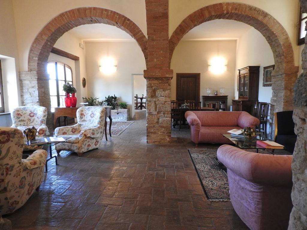 בית הארחה סוביצ'ילה 	Relais Borgo Di Toiano מראה חיצוני תמונה